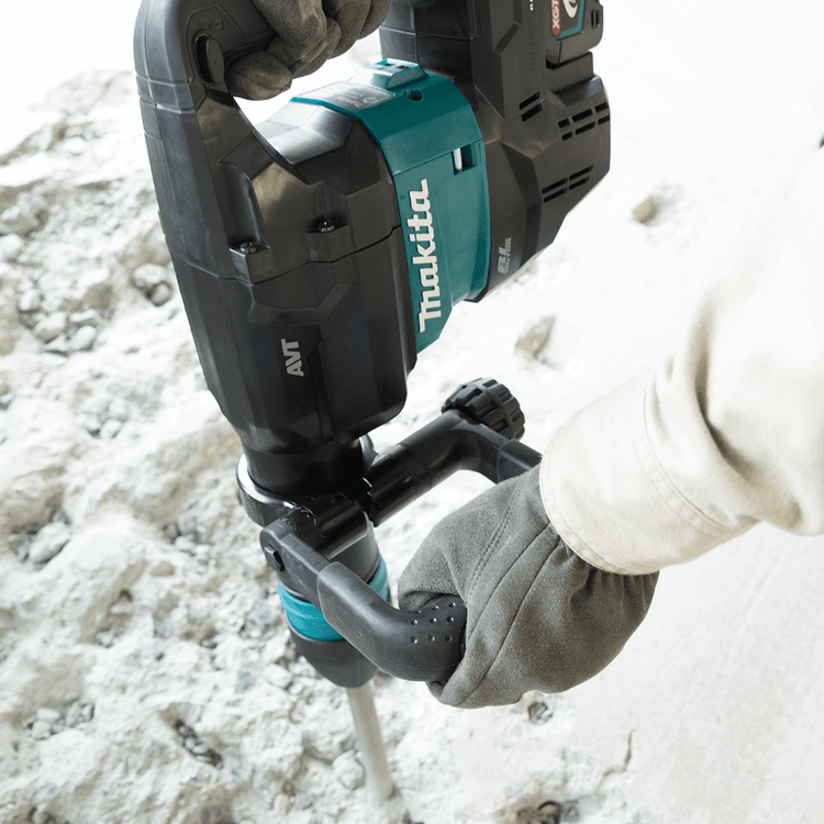 Makita HM001GM202 40V Cordless Demolition Hammer / Chipping Gun SDS-Ma ...